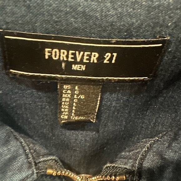 Forever 21 Men’s Classic Denim Zip Up Shirt Front Pockets Size Large - Picture 3 of 3